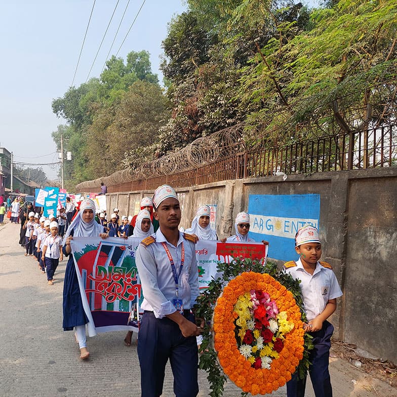 জাতীয় দিবসের প্যারেডে শিক্ষার্থীরা
